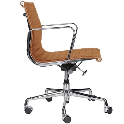 Replica Aluminum EA117 office chair by Charles & Ray Eames.